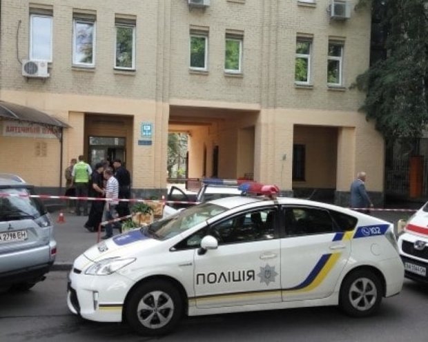 Госпиталь СБУ "заминировали" в Киеве (фото)