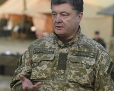 Порошенко обещает увеличить выплаты солдатам-контрактникам