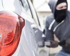 Автовикрадач спалився перед копами, тому що не читає поради Знай.ua