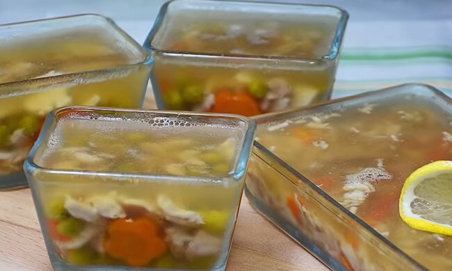 Холодец из курицы, фото: кадр из видео