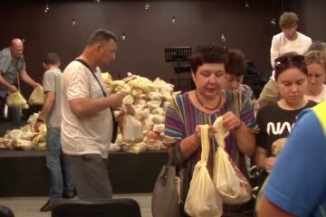 Гуманітарна допомога. Фото: скрін youtube
