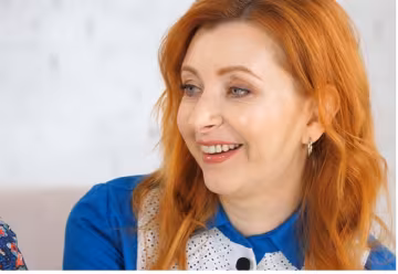 Жена Степана Казанина из "Квартала 95" нашла повод надеть платье, "С исключительной верой в светлое будущее"