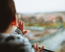 Опекунство в Украине: как оформить документы и денежную помощь на ребенка
