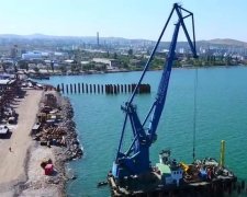 З життя божевільних: путінський гімн Керченському мосту спровокував скандал у мережі