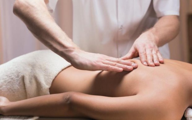Еротичний гороскоп на 26 серпня: кому не зашкодить інтимний масаж