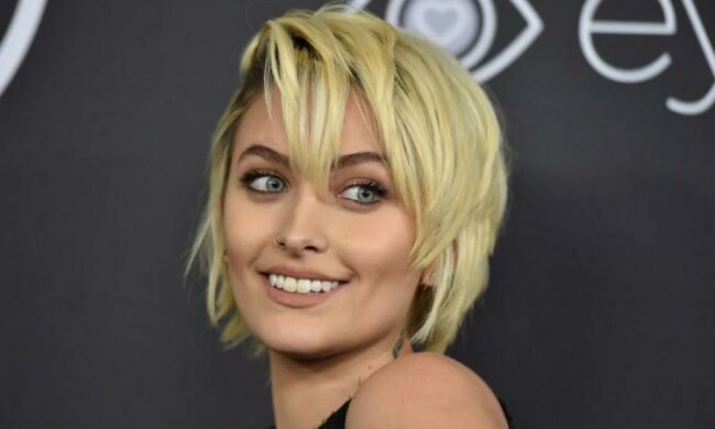 Донька Майкла Джексона взула груди у відомий бренд