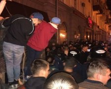 Сотні полтавців вимагають відставки керівництва поліції