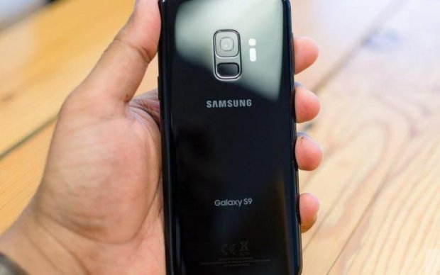 Samsung Galaxy намагався спалити будинок одесита