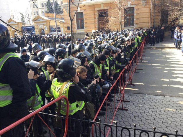 Після сутички в Черкасах Порошенко зібрався "підкорювати" ще одне місто