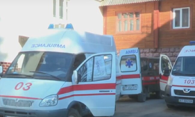 Автомобили скорой помощи, кадр из видео, изображение иллюстративное: YouTube