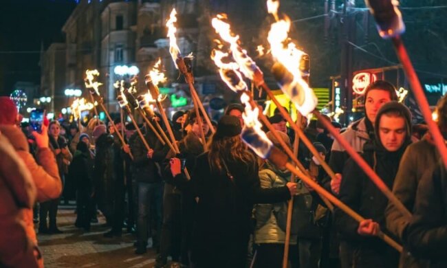 Смолоскипна хода у Тернополі, фото: ternopolis