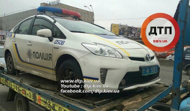 Киевская маршрутка протаранила полицейскую Toyota (фото, видео) 