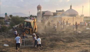 Узбецькі ЗМІ вперто хоронять Карімова