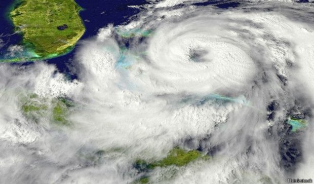 Мощный ураган "Эбигейл" обрушился на Британию