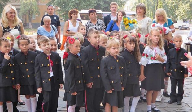 В Черкассах 29 учеников впервые пошли в козацкий класс (фото)
