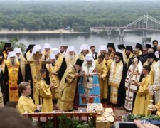"Воювати за Україну - гріх, бойовики - люди православні, українська мова - вторинна": у мережі показали цікаве відео з Хресної ходи московських попів