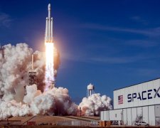 NASA и SpaceX отправят в космос "летающего дракона"