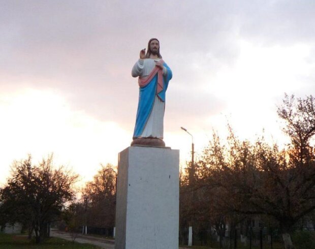Установка пам'ятника Христу, фото: про Бердянськ