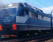 Електричка загорілася на Прикарпатті