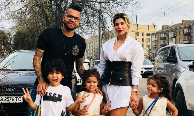 Жена бразильского футболиста Шахтера засветила элитный дом на родине: видео