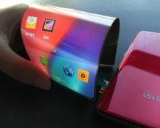 Samsung кусає лікті: Huawei покаже світу гнучкий смартфон