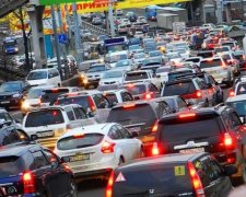 Онук відомого академіка лихачить на харківських дорогах: відео
