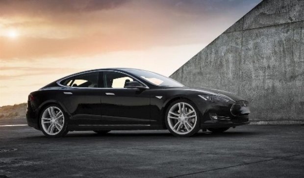 Tesla заработала $ 325 млн без единой проданной машины
