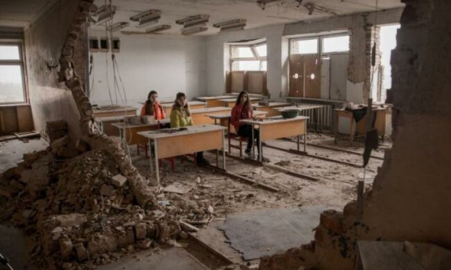 Війна очима дітей: у Києві показали унікальний фотопроект