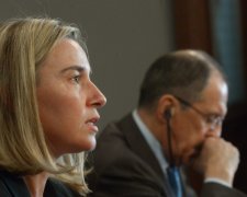 Лавров поскаржиться Могеріні на Донбас і русофобію