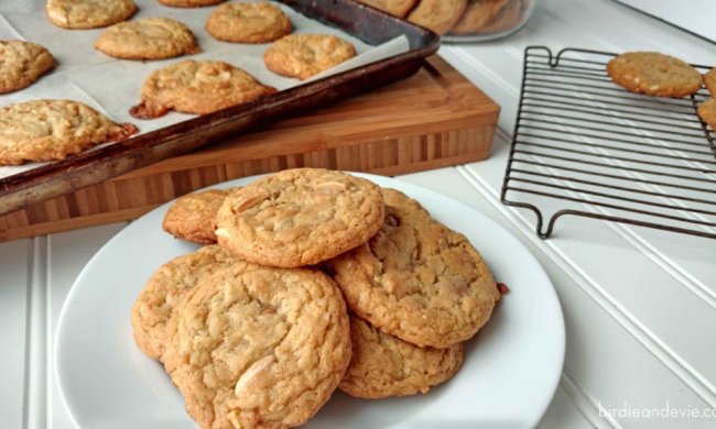 Невозможно оторваться: рецепт печенья с кокосом и карамелью