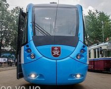 У Вінниці створили сучасний трамвай із старого вагону (фото)