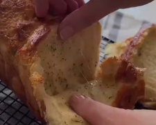 Листковий сирний хліб, кадр з відео