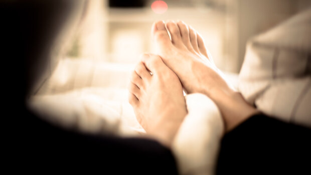 Синдром неспокійних ніг: що це таке і чим небезпечно для здоров'я