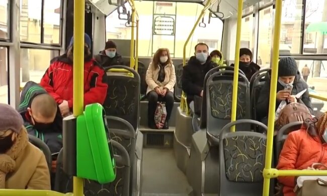 Харків'яни вимагають зробити дітям знижку в транспорті