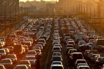 Столичный Подол сковала огромная пробка