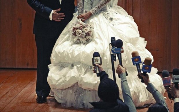 Голландские молодожены подняли свадебные фотосессии на оральный уровень