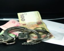 Военный врач "отмазывал" от армии за 3000 грн
