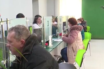 Виплати допомоги. Фото: YouTube