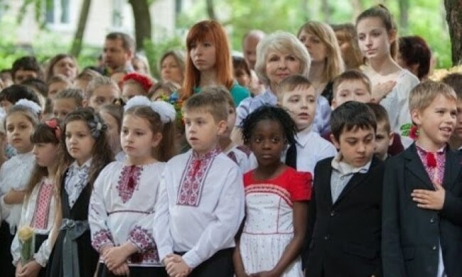 На Херсонщині побудують школу на сонячних батареях
