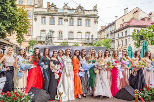 У Львові обрали головну красуню Галичини - корона, квіти і голлівудська посмішка
