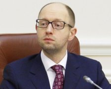 Яценюку підвищили зарплату на чверть