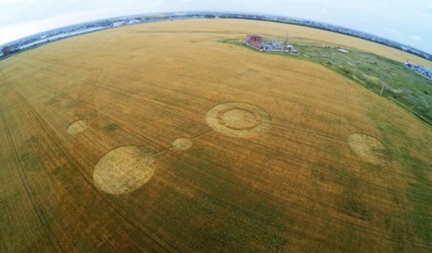 На поле под Тольятти появились рисунки инопланетян