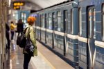 Бог і технології посперечалися в київському метро про життя священика: відео