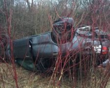 Автомобиль перевернулся на Львовщине: есть жертвы