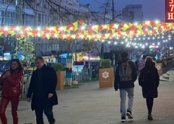 Украинцы на улице, фото: Знай.ua