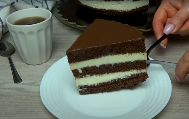 Ванильный многослойный торт с шоколадным кремом