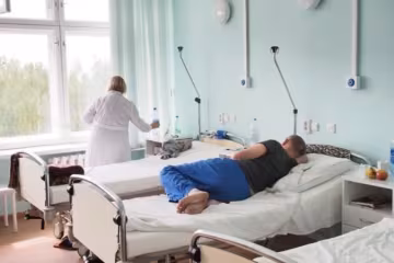 На Вінниччині пацієнти психдиспансеру піддавалися жорстоким тортурам: "Грабували та морили голодом"