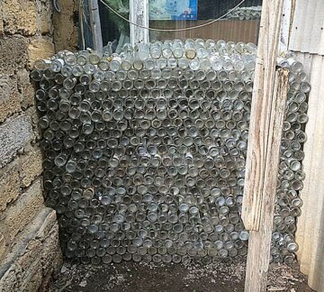 В Одессе торговали водкой в бутылках со свалок