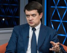 "Слугам народу" влаштували публічну прочуханку за провал найважливішого законопроекту: "Його підставили"