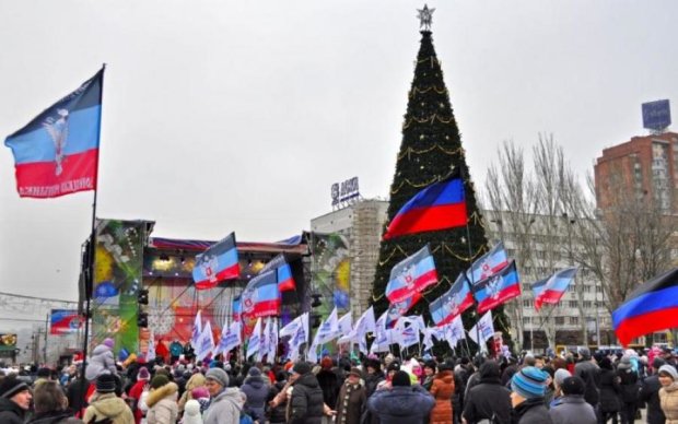 Краще веселіться: озброєні донецькі "Діди Морози" вразили українців